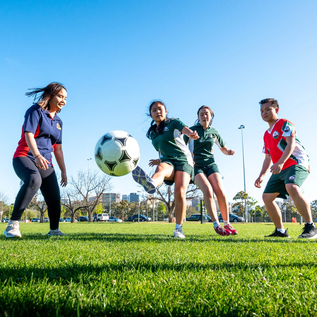 场上争取更 场上争取更